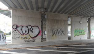 grafitti-eisenbahnbruecke-1210