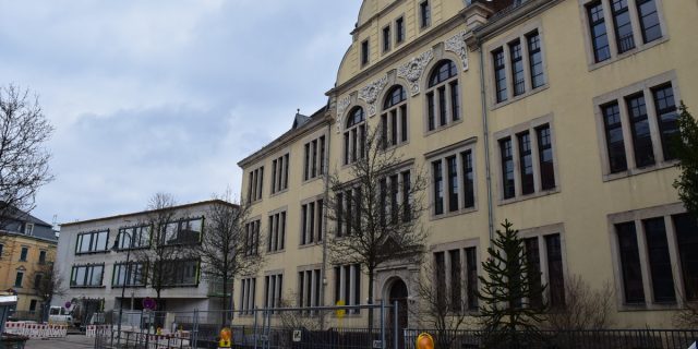 Makarenko_Schule mit Neubau