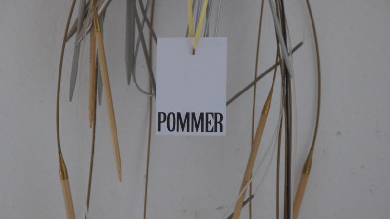 In Julia Pommers Atelier in der Geh8 enstehen Entwürfe, Kostüme, Kleider, Bühnenbilder