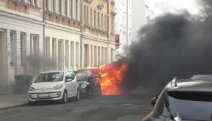 Micktener Straße Auto brennt