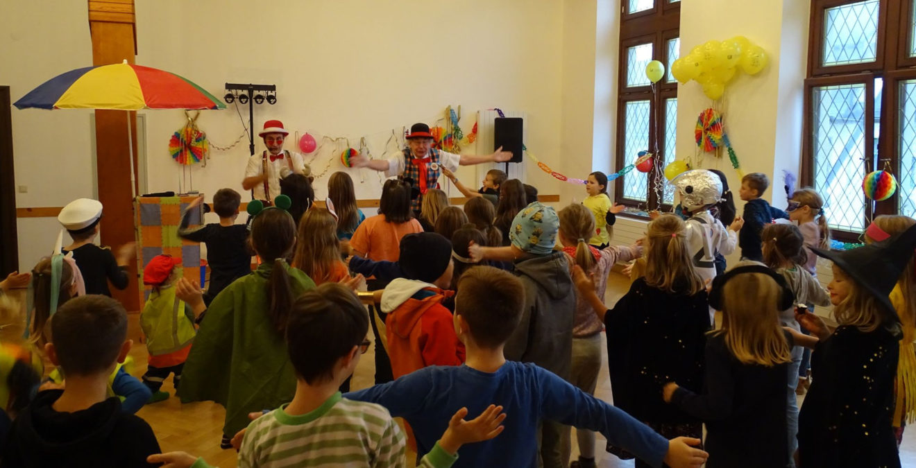 Karneval in Pieschen feiert Kinderfasching im Rathaus-Bürgersaal