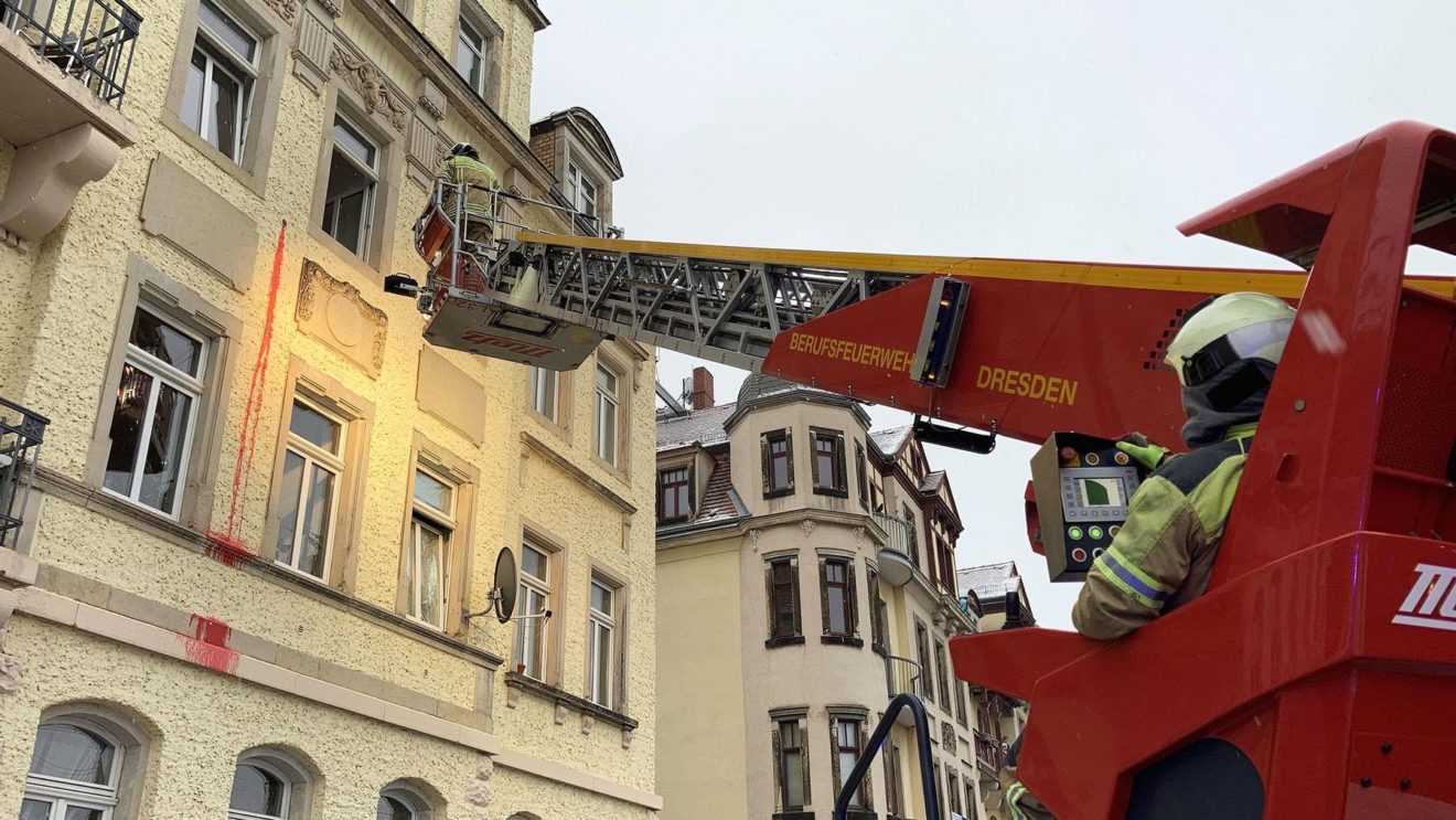 Feuerwehreinsatz auf der Riesaer Straße - Foto: Roland Halkasch