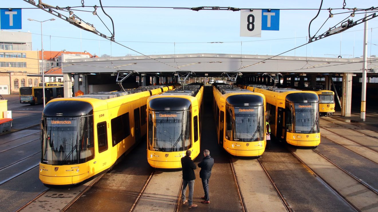 Vier von 30: Die neuen Bahnen bieten mehr Platz und brauchen trotz Klimaanlage weniger Strom. Foto: J. Frintert