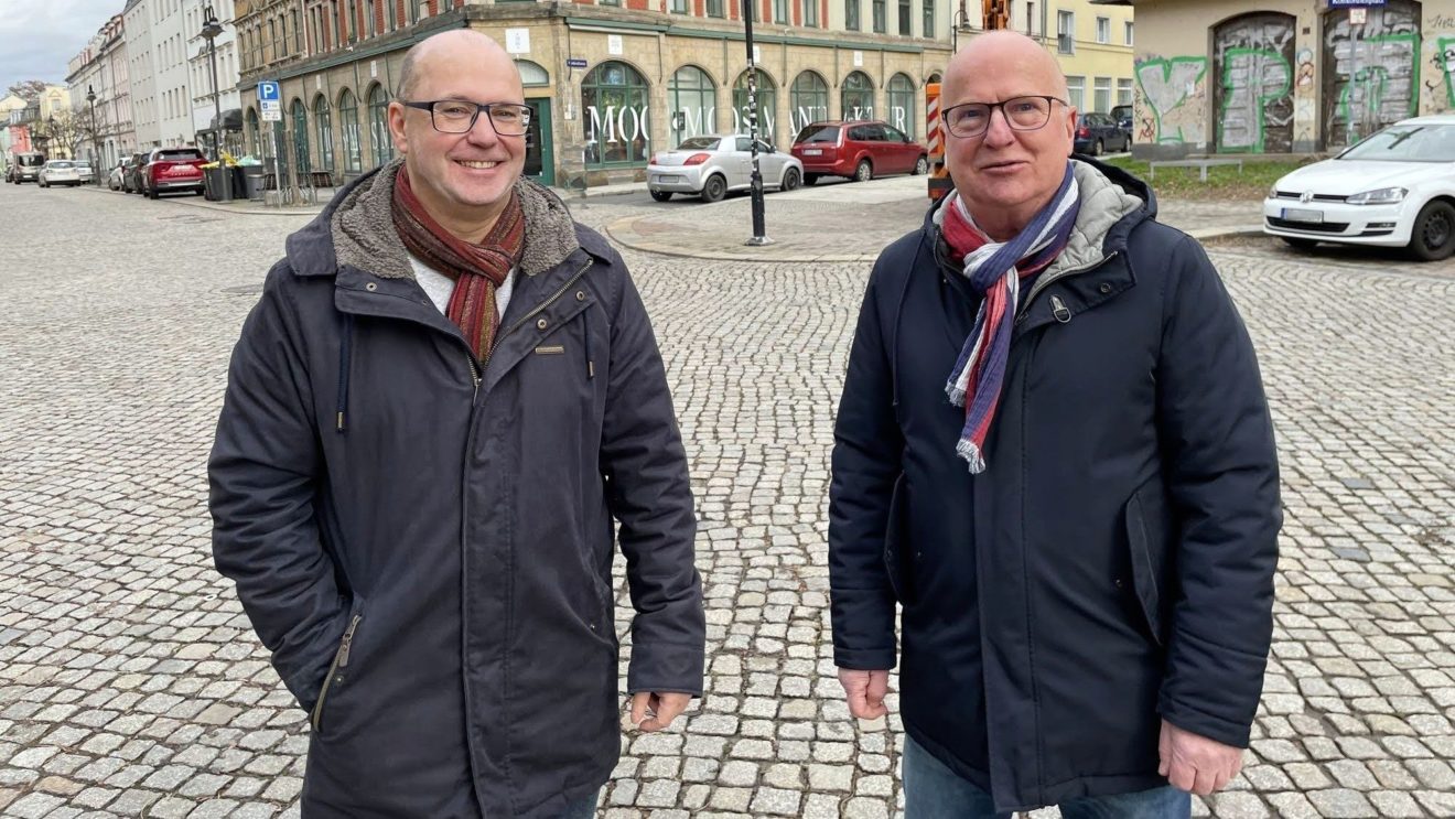 Jan Frintert (links) übernimmt die Leitung von Pieschen-Aktuell von Winfried Schenk.