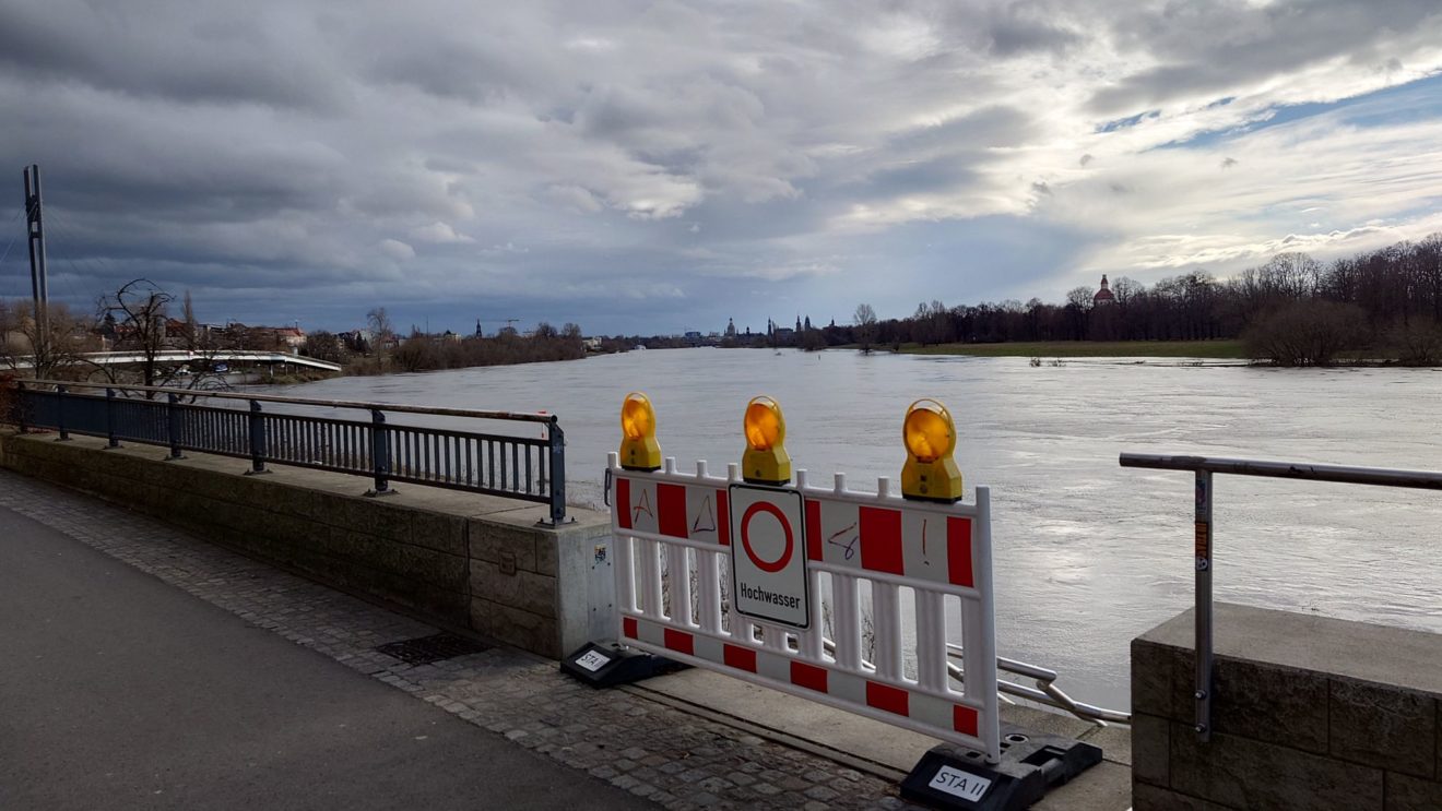 Hochwasser-Warnung an der Elbe. Foto: J. Frintert