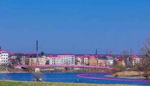 Für rund 9.800 Haushalte in Dresden-Pieschen baut die Telekom Glasfaserleitungen aus. Fotomontage: Telekom