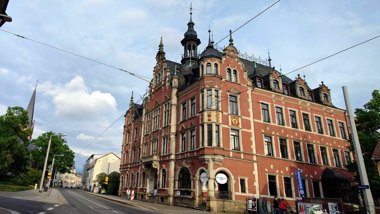 Am Dienstag fand im Pieschener Rathaus die Stadtbezirksbeiratssitzung statt. Foto: J. Frintert