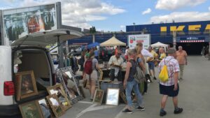 Sonntag: Trödelmarkt im Elbepark: Antiquitäten, Streetfood & Schnäppchen Trödelmarkt am Ikea-Parkplatz
