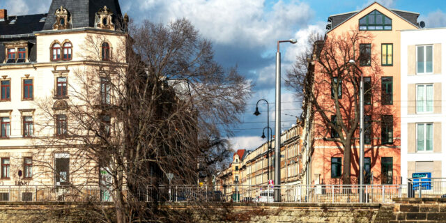 Blick von der Molenbrücke Pieschen in die Rehefelder Straße. Foto: Joachim Brückner (2024)