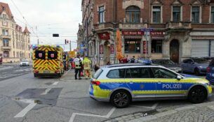 Feuerwehr- und Polizeieinsatz an der Robert-Matzke-Straße - Foto: Roland Halkasch