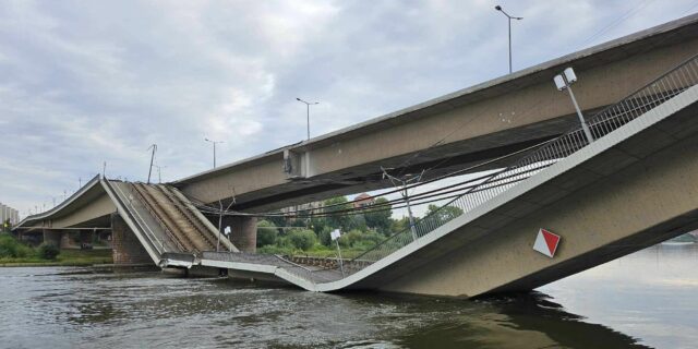 Eingestürzter Zug C der Carolabrücke - Foto: Christoph Springer