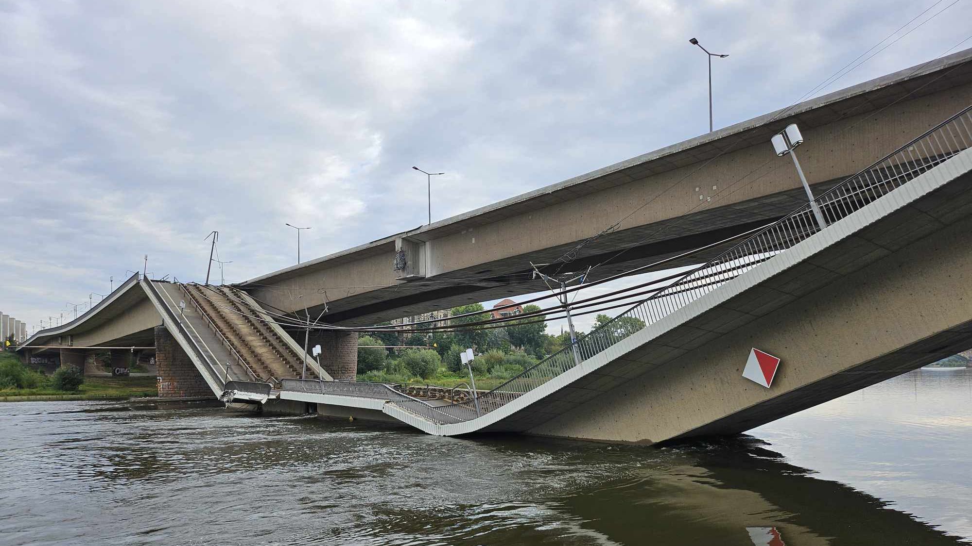 Eingestürzter Zug C der Carolabrücke - Foto: Christoph Springer