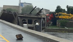 Beim Einsturz der Carolabrücke wurden auch die in der Brücke befindlichen Fernwärmeleitungen beschädigt. Foto: Stadtverwaltung Dresden