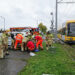 Feuerwehr im Einsatz an der Unfallstelle - Foto: Roland Halkasch