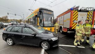 Unfall an der Lommatzscher Straße - Foto: Roland Halkasch