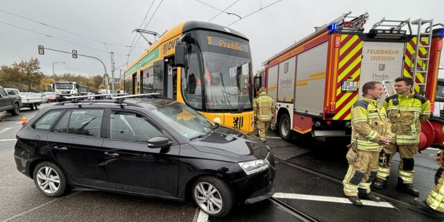 Unfall an der Lommatzscher Straße - Foto: Roland Halkasch