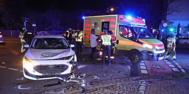 Unfall an der Rehefelder Straße - Foto: Roland Halkasch