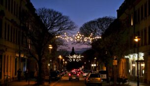 Weihnachtsbeleuchtung auf der Oschatzer Straße - Foto: J. Frintert