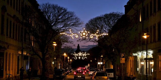 Weihnachtsbeleuchtung auf der Oschatzer Straße - Foto: J. Frintert