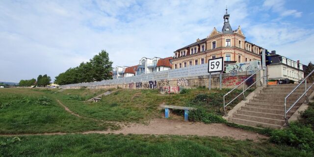 Übung zum Hochwasserschutz an der Elbe - Foto: Archiv J. Frintert