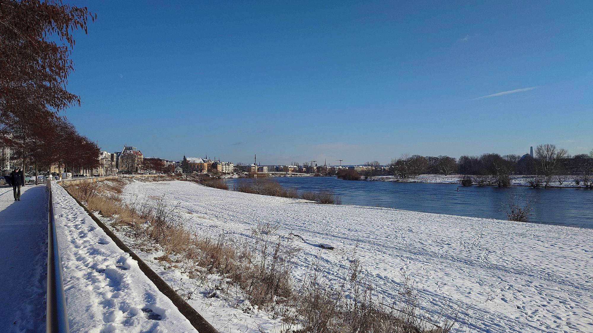 Winterliche Elbe im Januar - Foto: J. Frintert