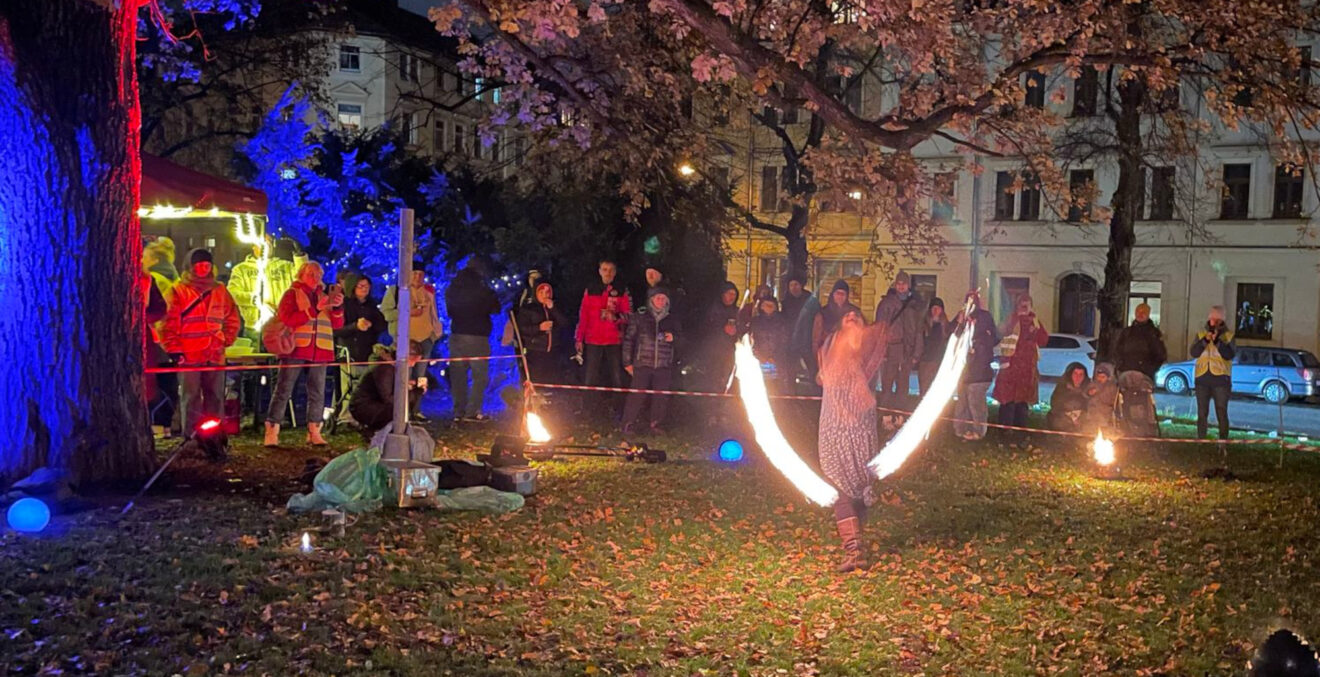 Lichterfest auf dem Leisniger Platz mit Feuertanz als Finale
