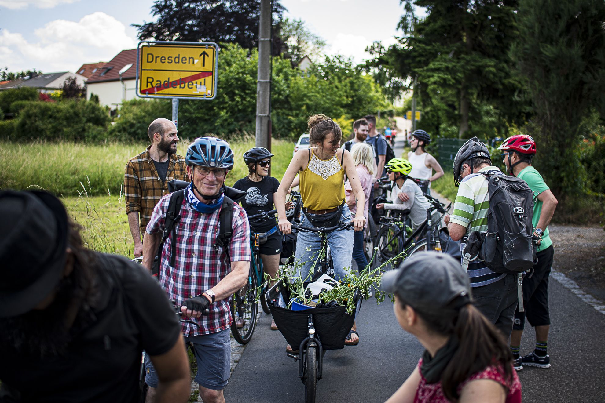 Radeln auf der "Tour der Utopien", geführt vom "Allgemeinen Deutschen Farrad-Club (ADFC)". Foto: Victor Smolinski