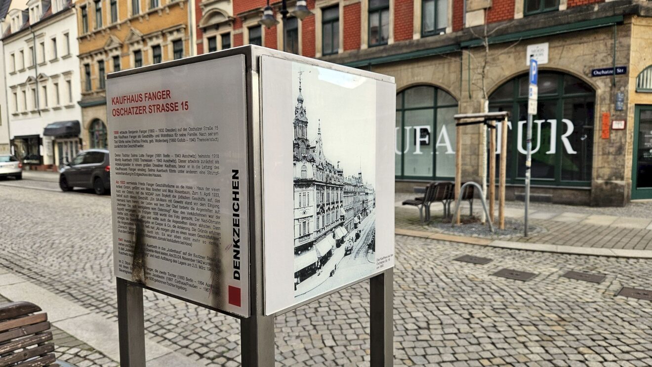 Unbekannte haben das Denkzeichen an der Oschatzer Straße beschädigt. Foto: J. Frintert