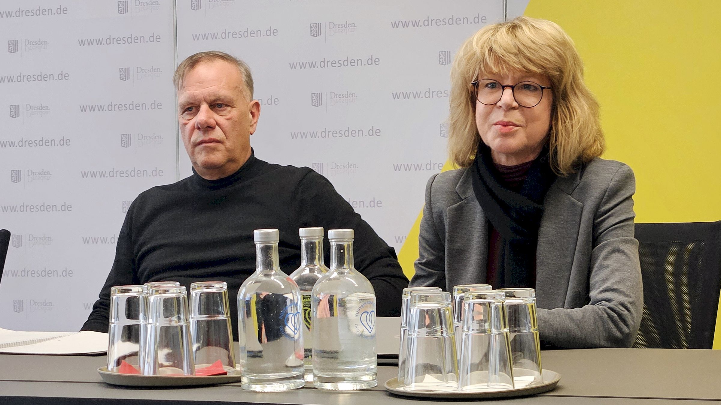 André Powilleit, Projektverantwortlicher bei der Montis und Kerstin Zimmermann, Amtsleiterin des Amtes für Stadtstrategie, Internationales und Bürgerschaft - Foto: J. Frintert