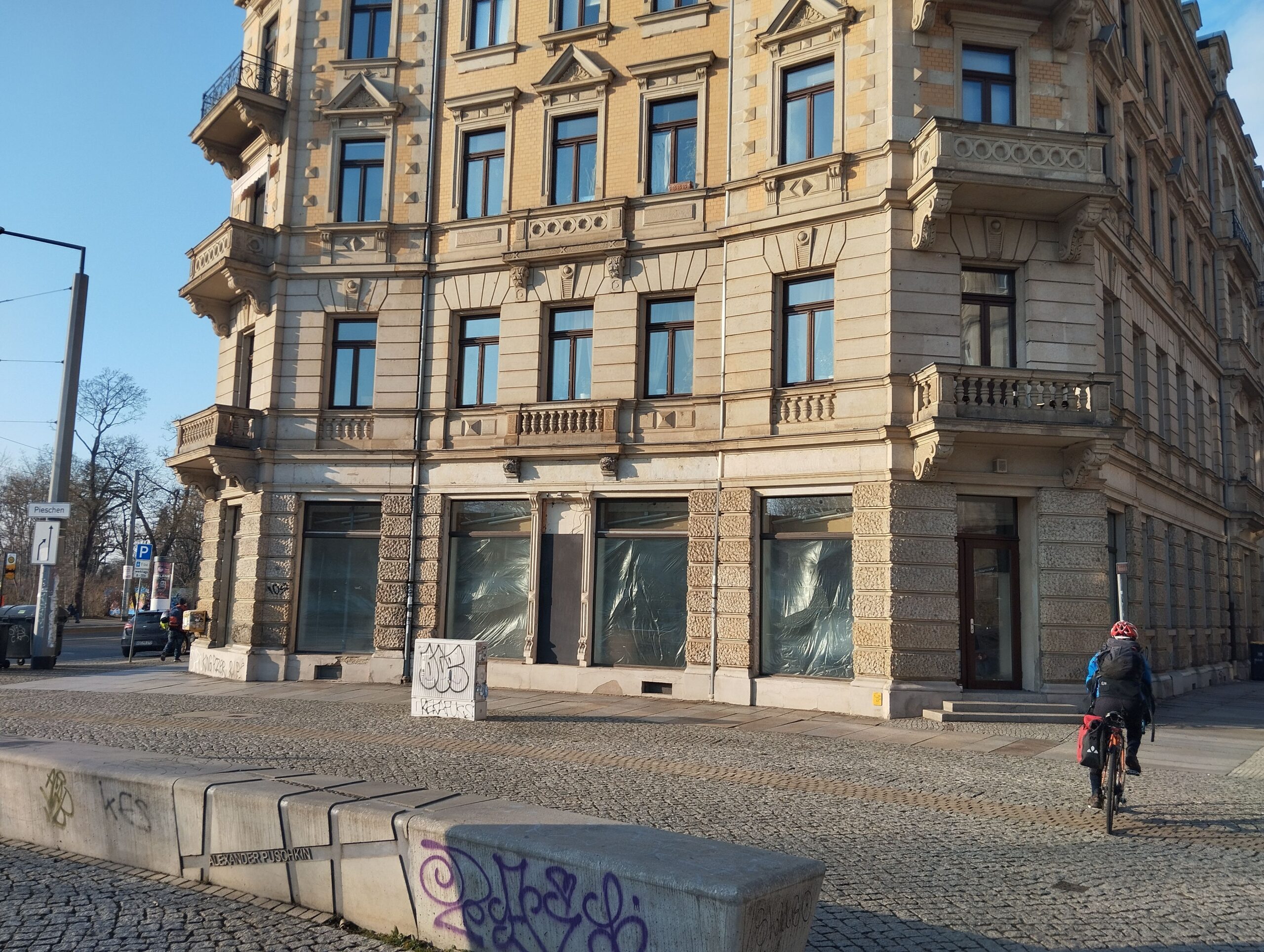 Der Spätshop zieht zum Frühjahr in einen doppelt so großen Laden am Puschkin-Platz.