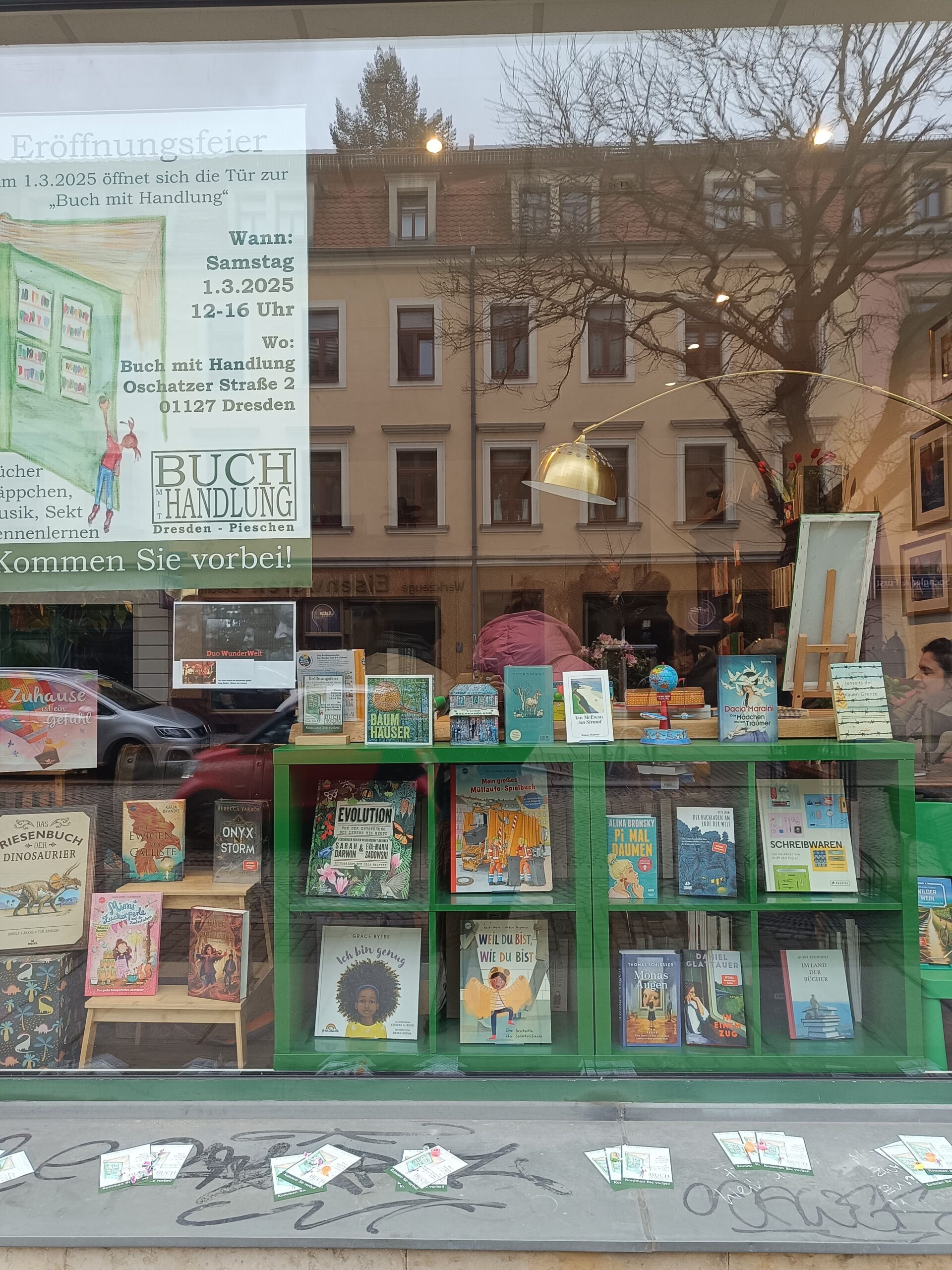 Ob Bildbände, Kinderbücher oder Reiseliteratur - eine vielfältige Mischung an Lesefutter steht im Schaufenster.