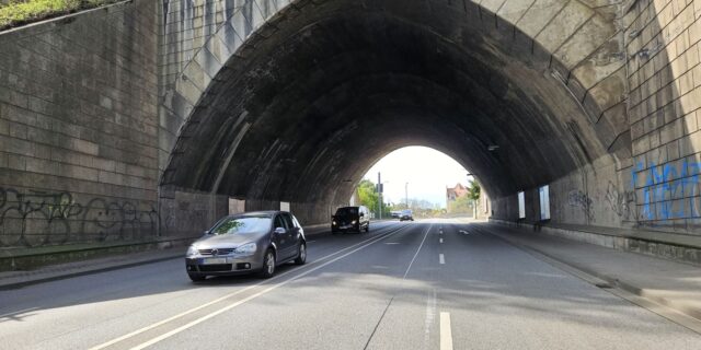 Auf dem Flügelweg soll eine Umweltspur für Busse und Radfahrer eingerichtet werden. Foto: J. Frintert