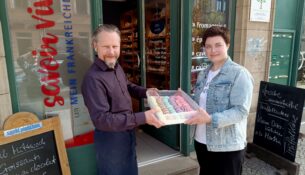 Seit dem Kennenlernen beim Pieschener Unternehmertreffen sind Pâtissière Maria Krauß (r.) und Unternehmer Uwe Sochor (l.) geschäftlich verbunden.