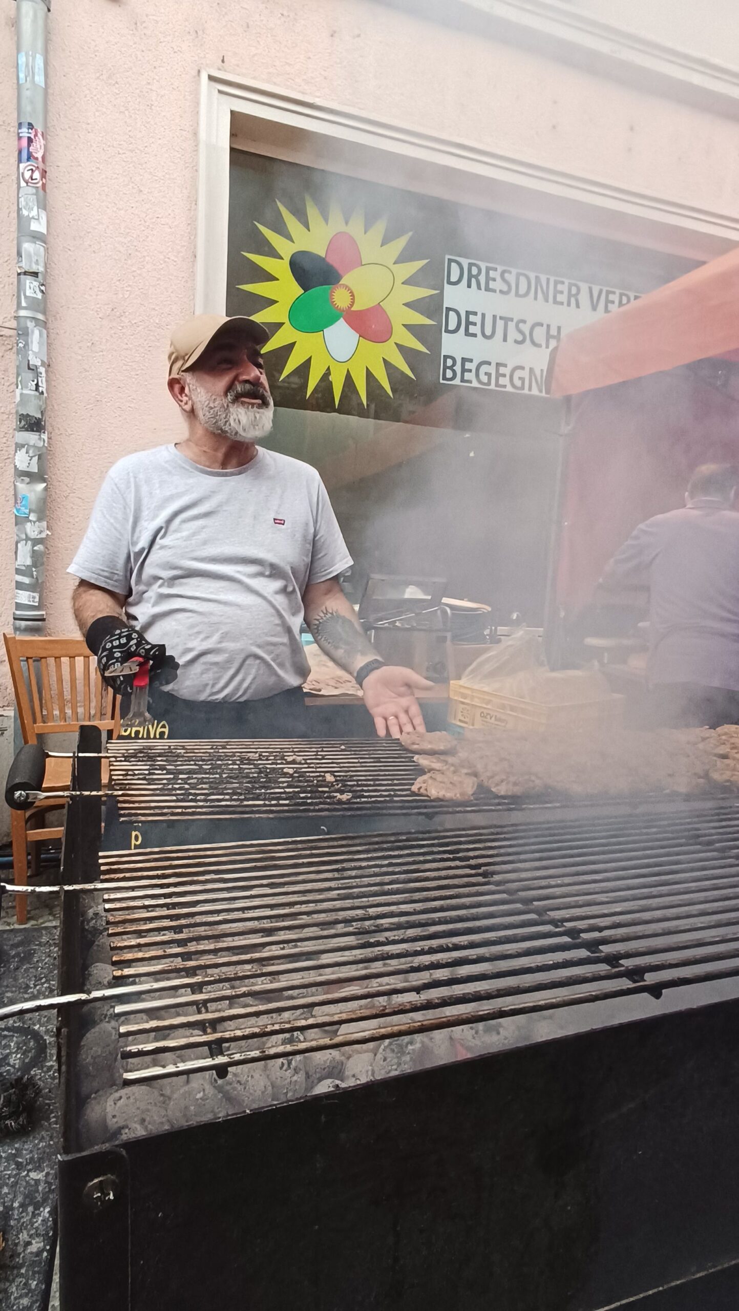 Der "Verein für deutsch-kurdische Begegnung" ist auch kulinarisch am Start.
