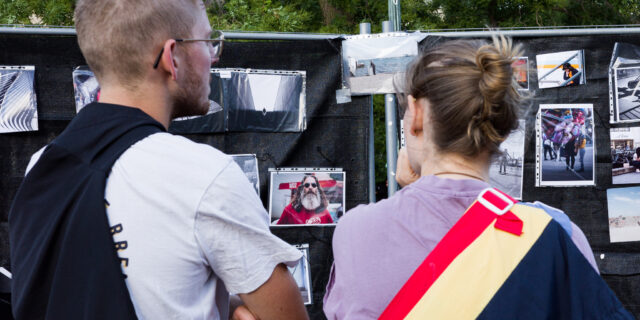 Am Sonnabend kann das Streetphotography-Festival in der Geh8 und andernorts in Dresden besucht werden. Foto: Aileen Stechow, Tobias Bohnet, Marco Walter, Matthias Kern, Dominik Schulze