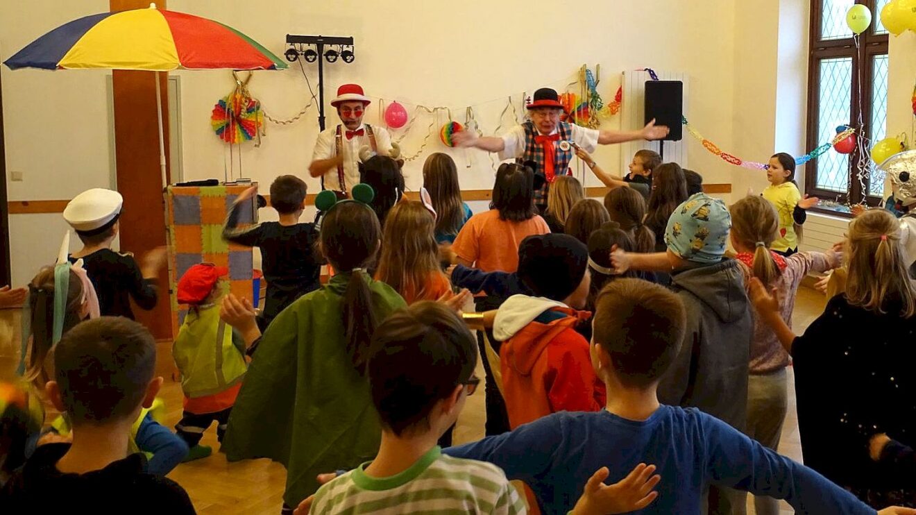 Karneval im Pieschener Rathaus mit Meister Klecks und Spaßimir - Foto: Archiv 2023/Winfried Schenk