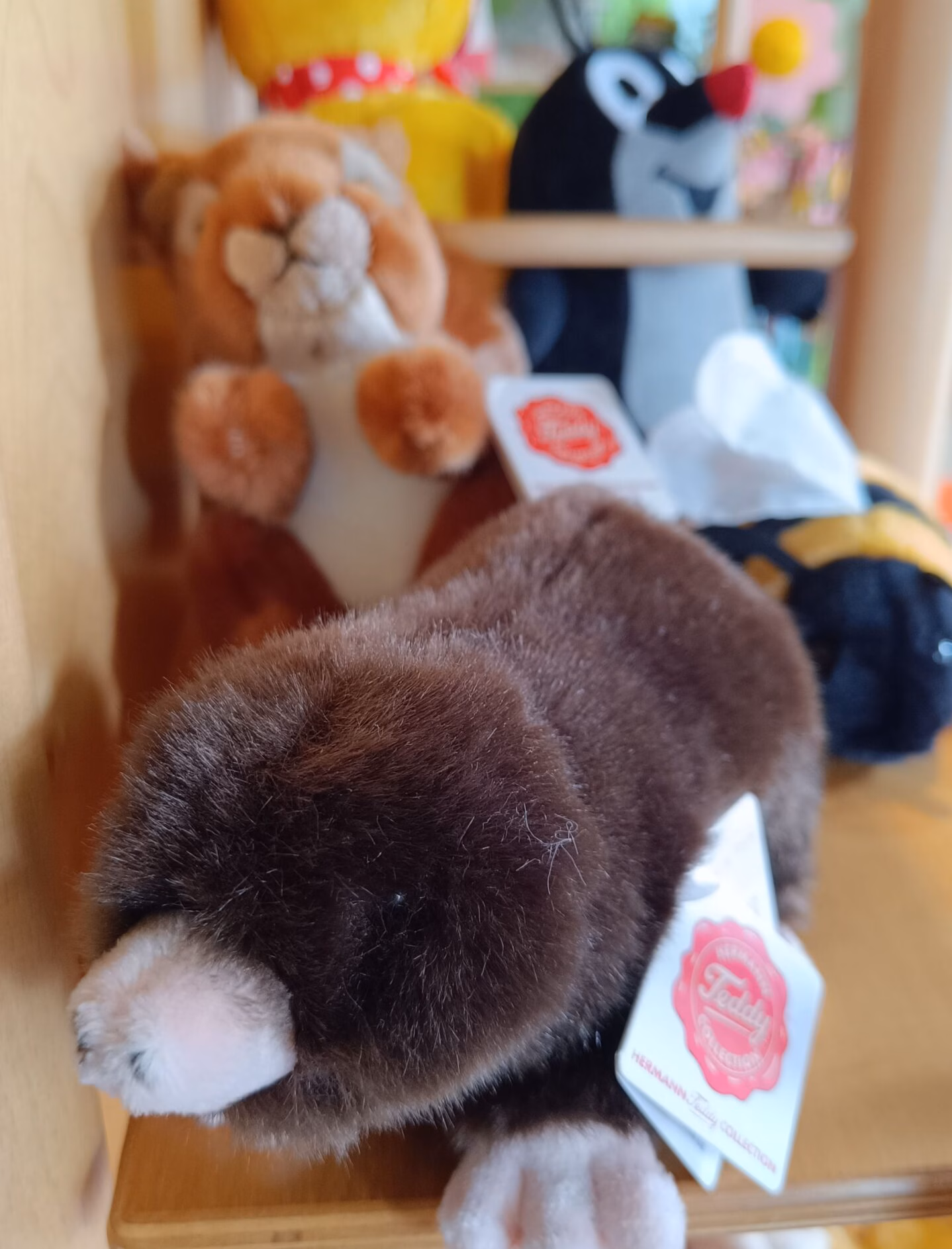 Maulwurf, Eichhörnchen und Tapir von "Teddy Hermann" suchen nach Gesellschaft.