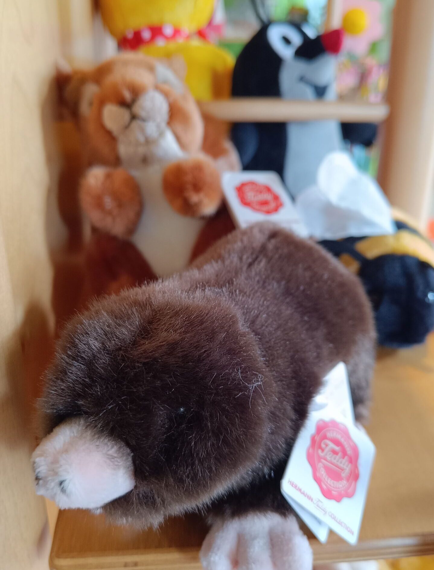 Maulwurf, Eichhörnchen und Tapir von "Teddy Hermann" suchen nach Gesellschaft.