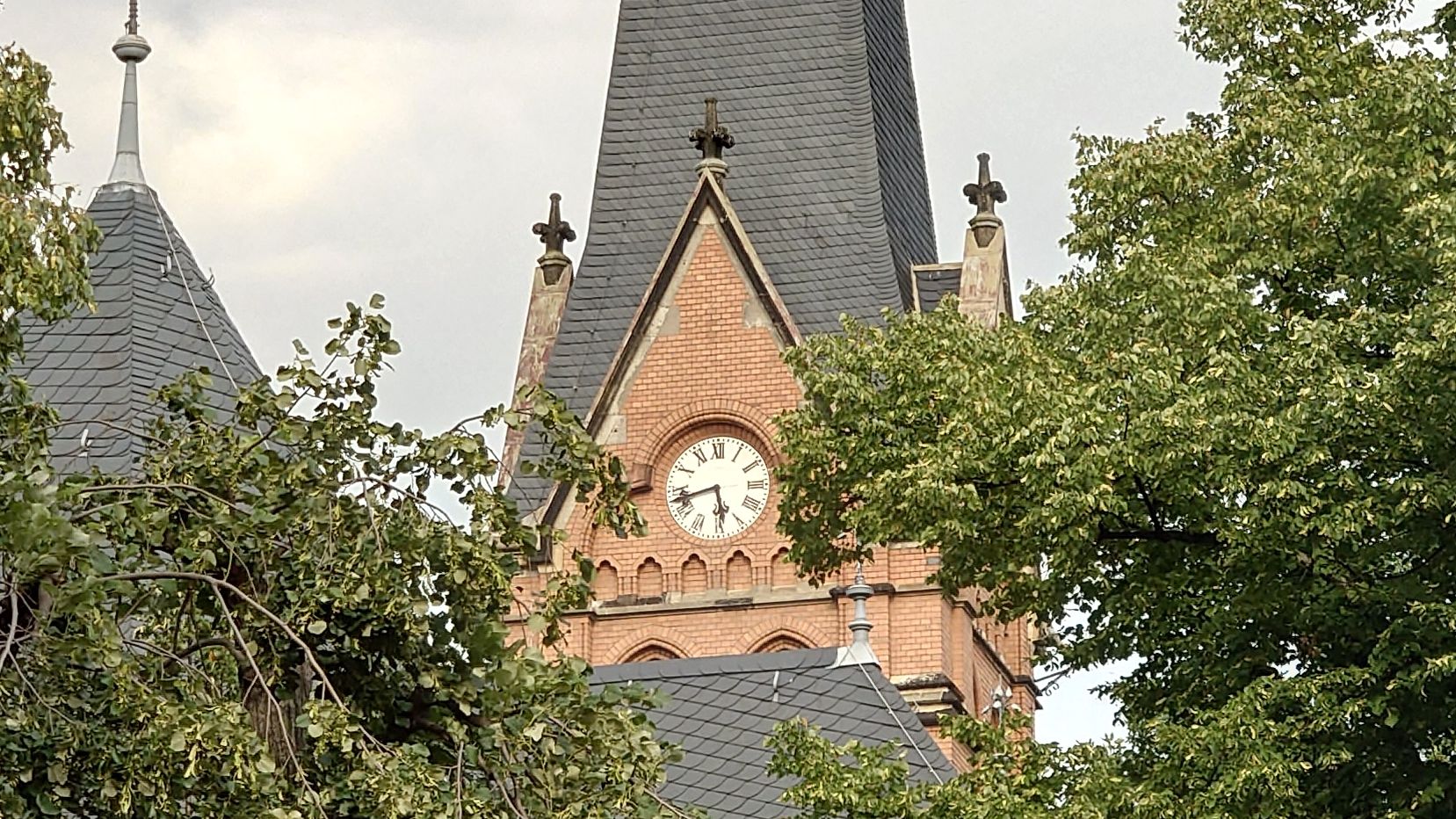Turmuhr an der Markuskirche - Foto: J. Frintert