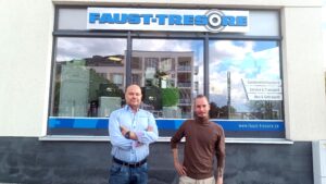 Faust Tresore: Sicherheit aus Pieschen mit Tradition und Zukunft Johannes Faust (r.) und Sven Liebisch (l.) als eingespieltes Team: Faust in der Beratung für Sicherheitsprodukte, Liebisch im technischen Service.