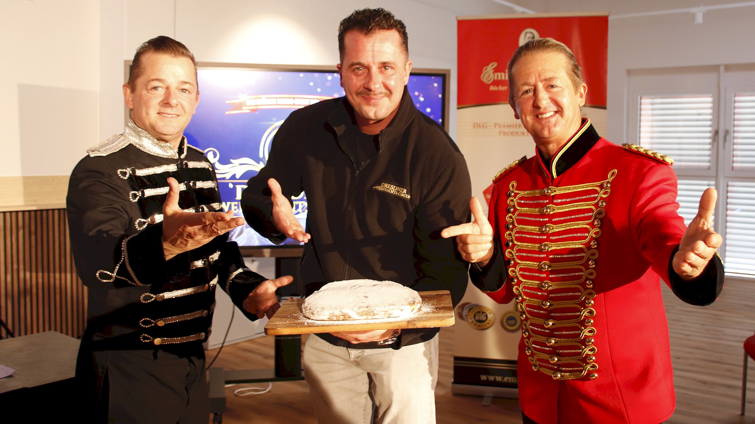 Sind auf den Stollen gekommen: Sascha, Leonard und William Köllner kooperieren mit der Bäckerei Emil Reimann - Foto: J. Frintert