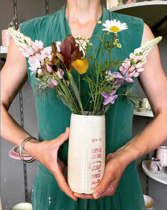 "Blüh" - Ansage der Künstlerin an das Leben, nach überstandener schwerer Krankheit. Foto: Susanne Engelhardt