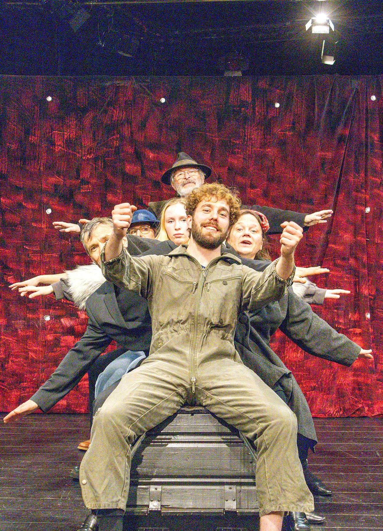 Szene aus "Sein oder Nichtsein" der Theatergruppe Spielbrett - Foto: Tanja Grunert