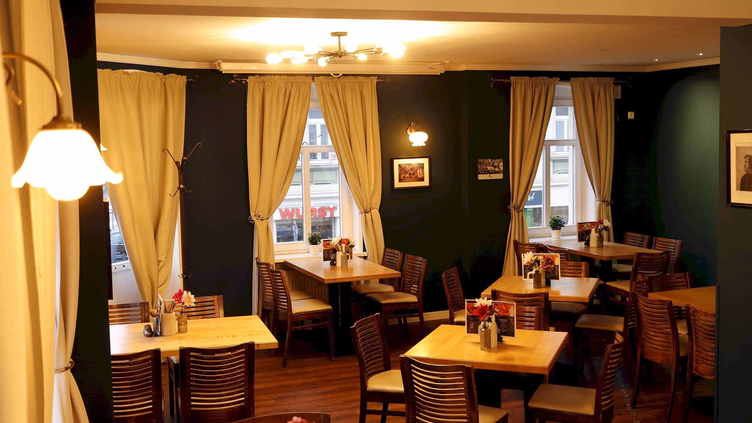 Im Oberstübchen, als hier vor Jahren noch französische Spezialitäten gereicht wurden, gab es vorzügliches Frühstück. Foto: J. Frintert