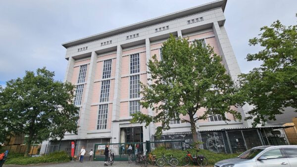 Highvolt an der Marie-Curie-Straße - Foto: Archiv J. Frintert