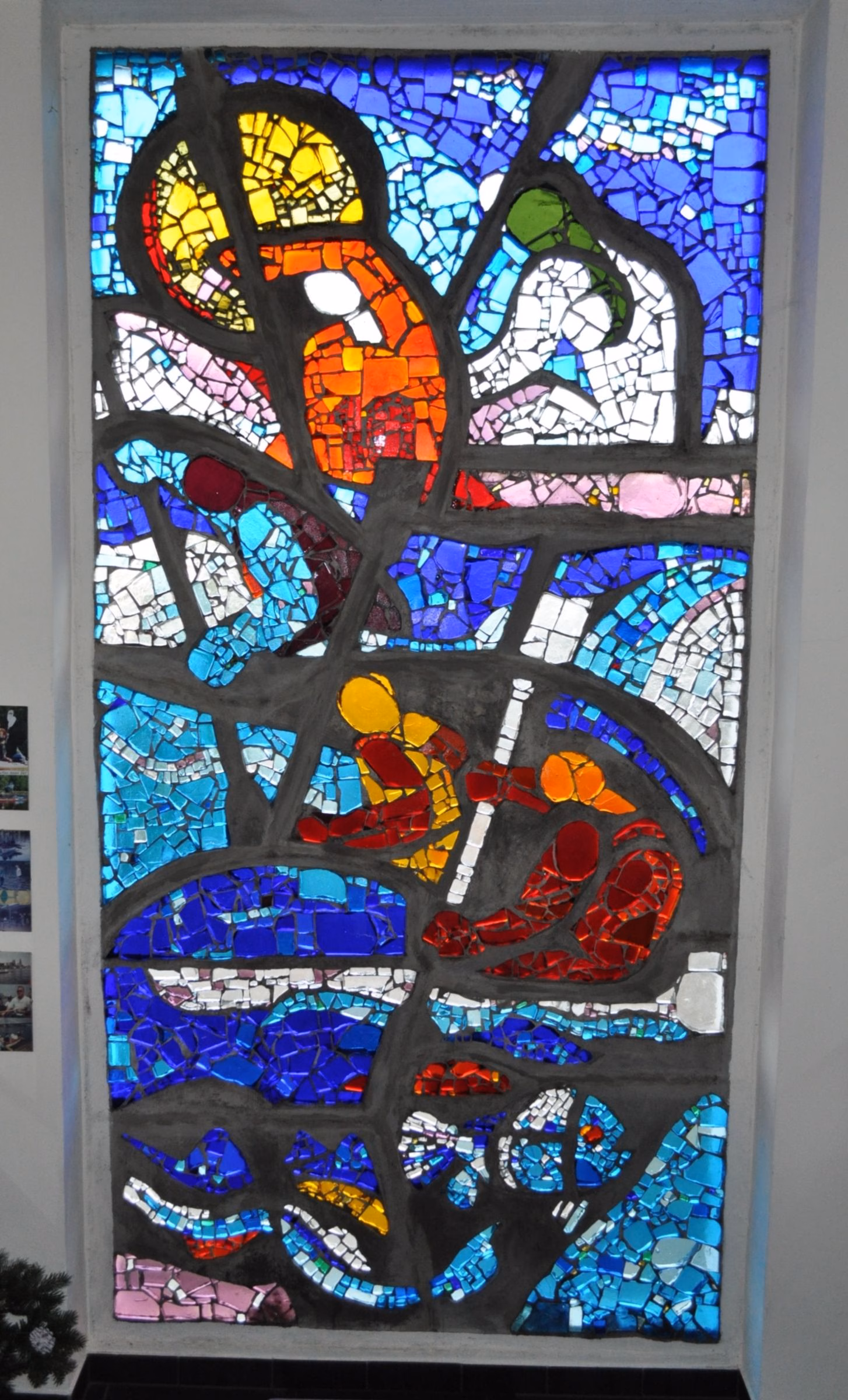 Historisches Mosaikfenster im Bootshaus in Übigau - Foto: SV TuR