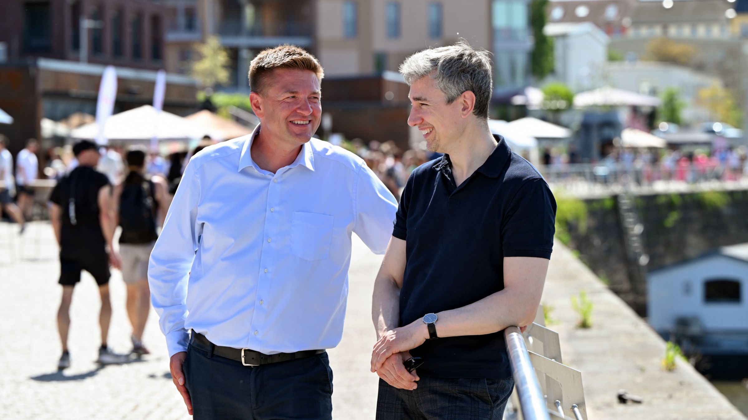 Sebastian Forkert von USD und Baubürgermeister Stephan Kühn (Grüne) weihten die Hafencity am Sonntagvormittag offiziell ein. Foto: A. Schneider
