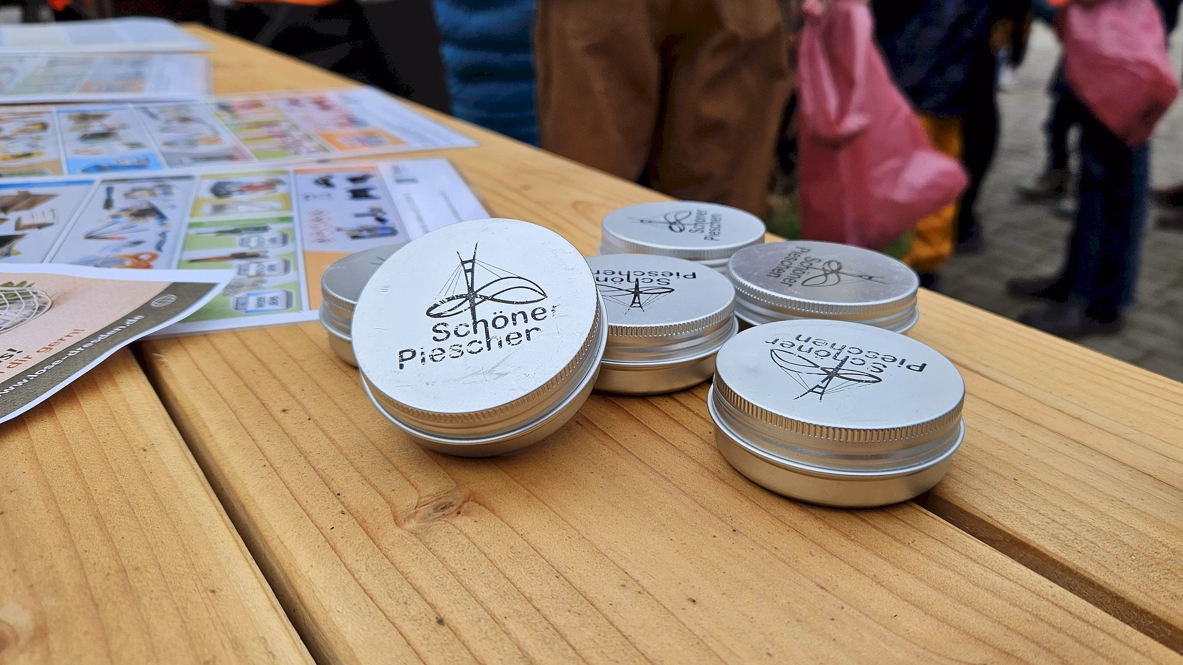 Hilft gegen Kippen auf der Straße - der Taschenaschenbecher von Schöner Pieschen - Foto: J. Frintert