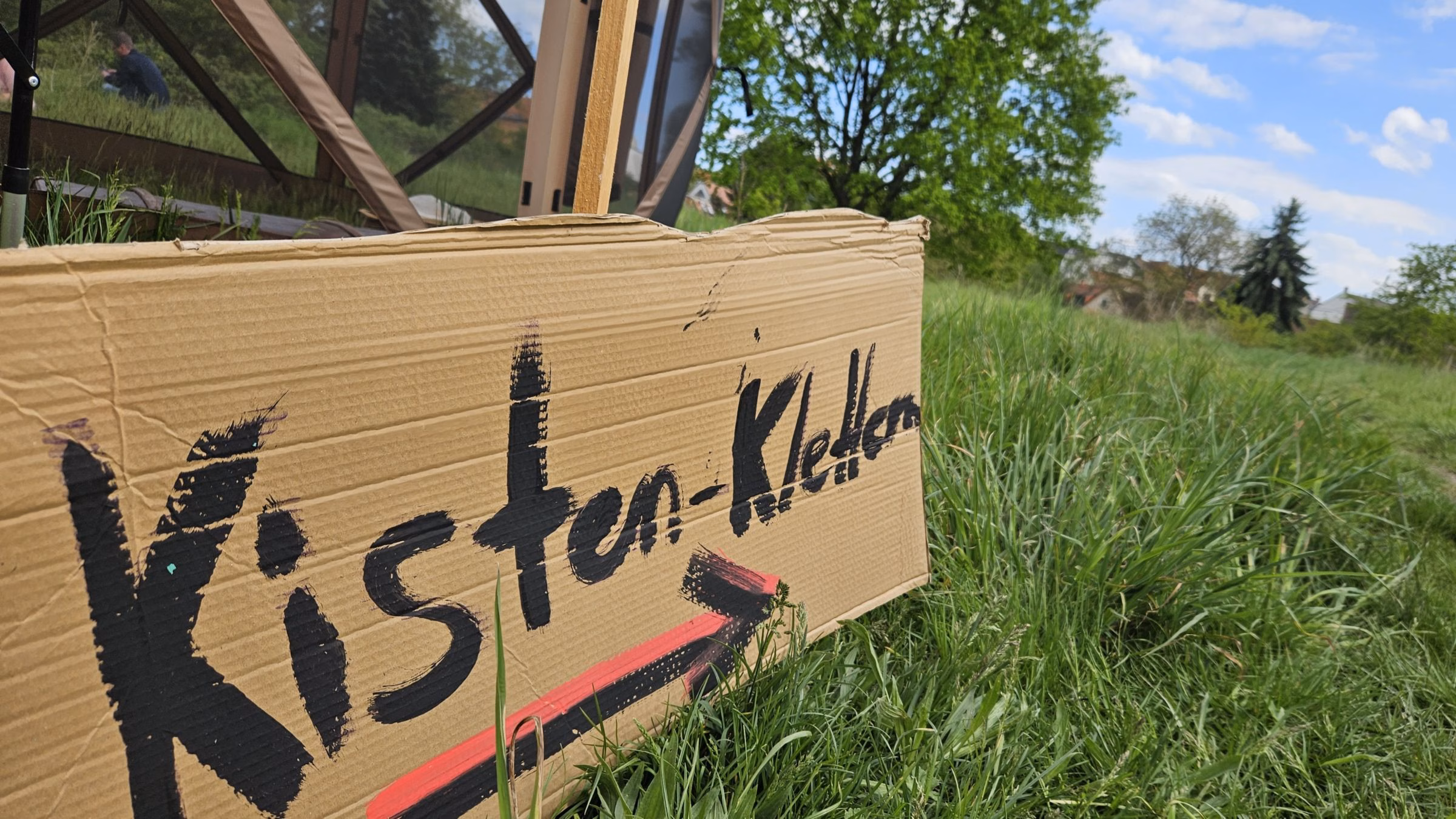 Wem der große Kletterfelsen zu hoch war, konnte sich im Kistenklettern versuchen. Foto: J. Frintert
