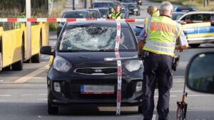 Schwerer Unfall auf der Washingtonstraße Der schwerbeschädigte Kia - Foto: R. Halkasch